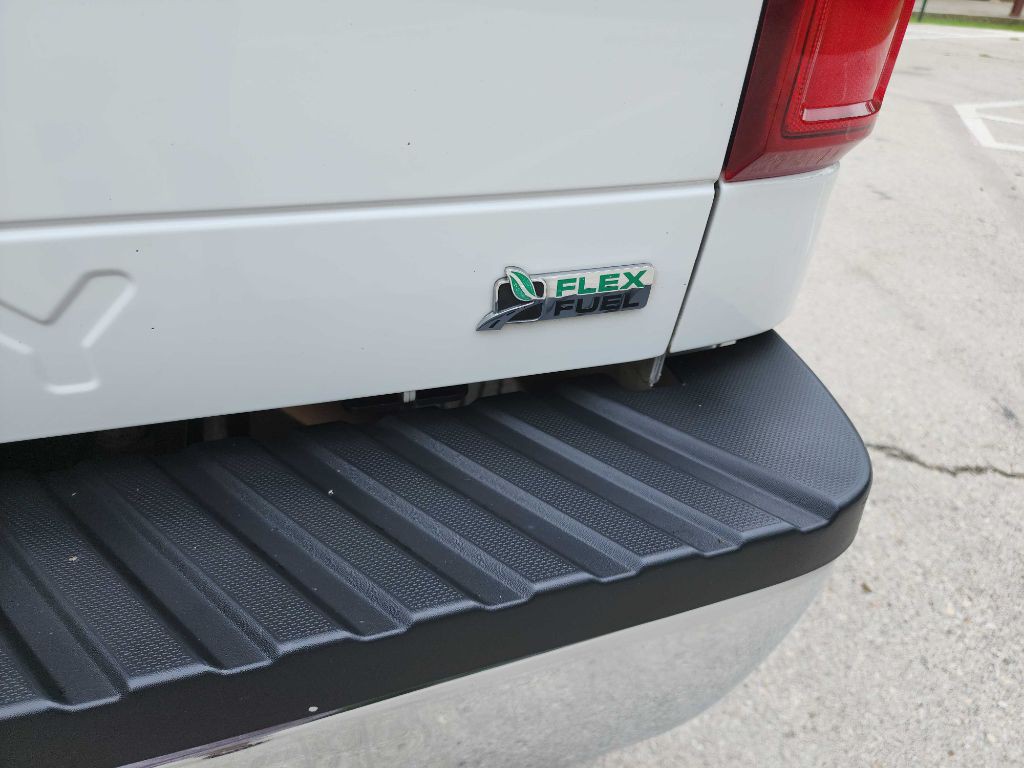 2011 Ford F-250 Image 7