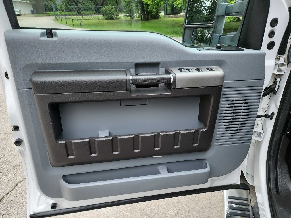 2011 Ford F-250 Image 16