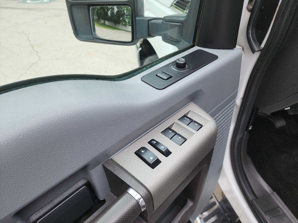 2011 Ford F-250 Image 17