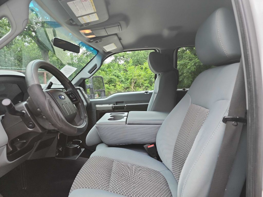 2011 Ford F-250 Image 18