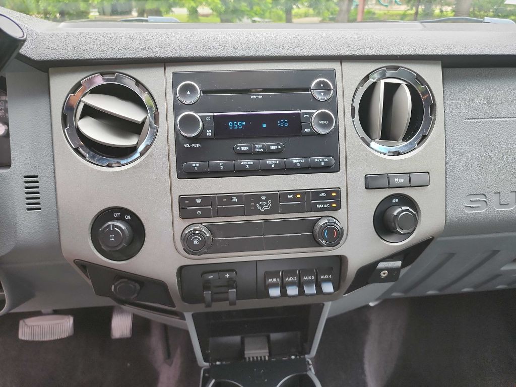 2011 Ford F-250 Image 25