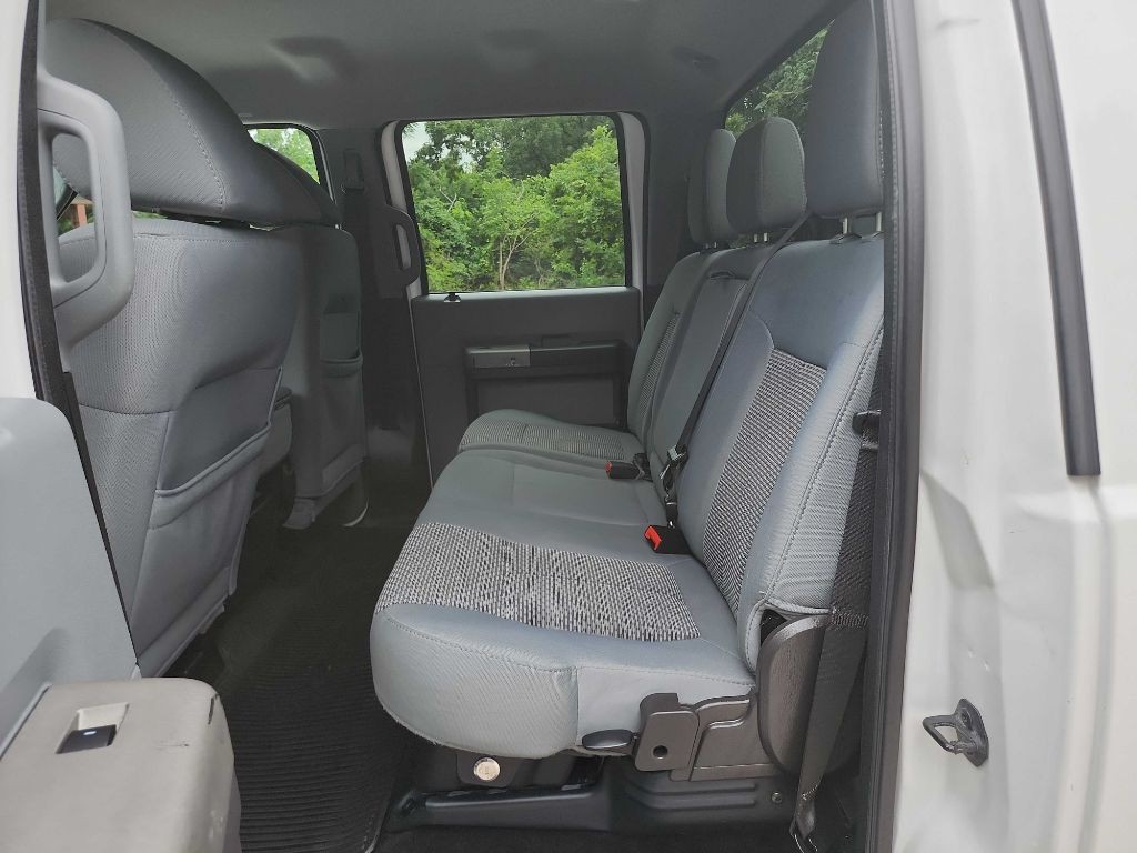 2011 Ford F-250 Image 28