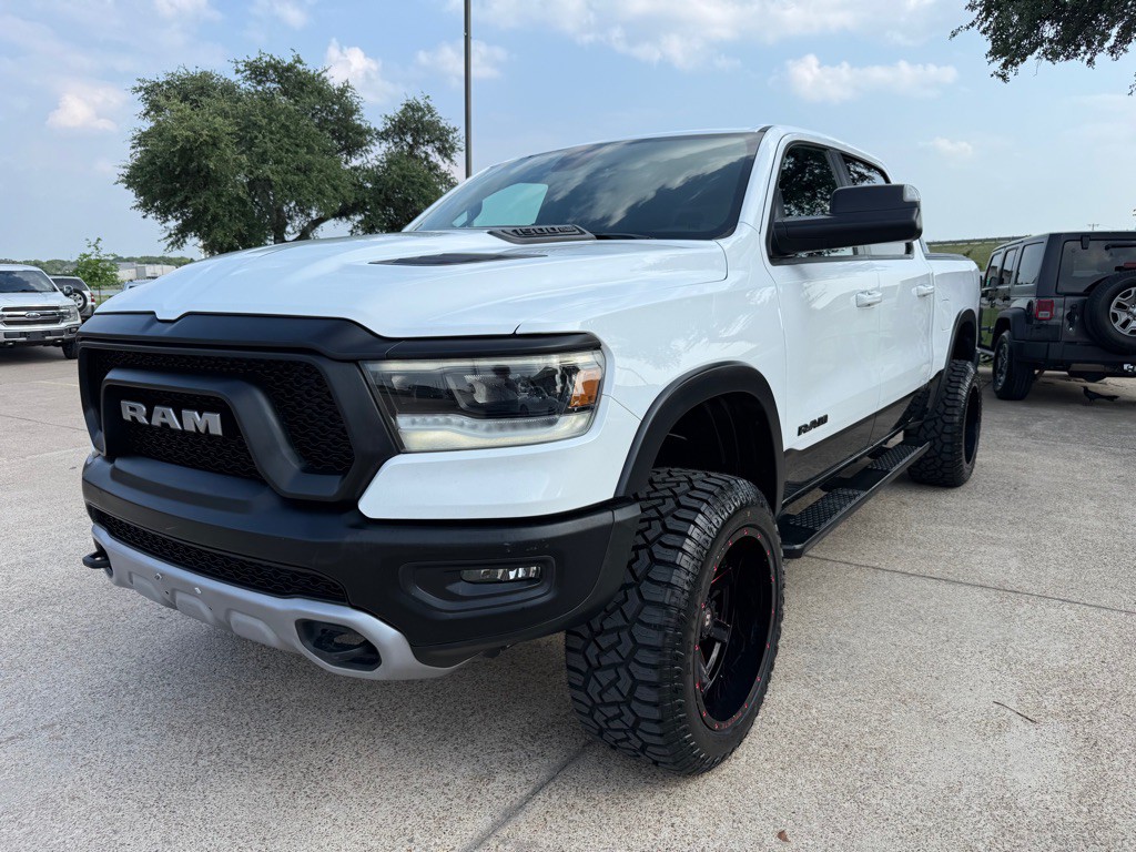 2020 RAM 1500 Image 3