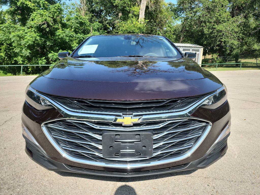 2020 Chevrolet Malibu Image 2