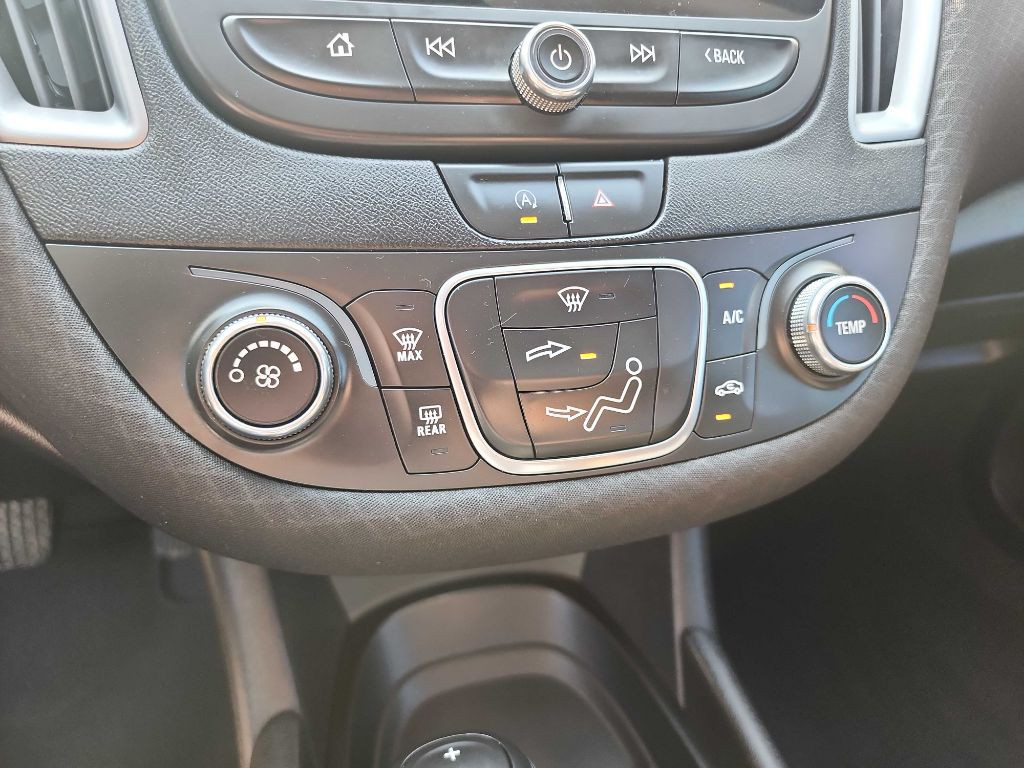 2020 Chevrolet Malibu Image 21