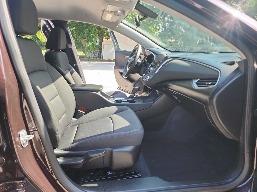 2020 Chevrolet Malibu Image 31