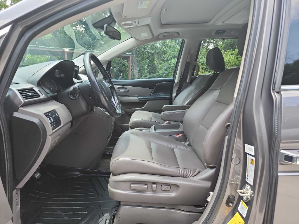 2015 Honda Odyssey Image 13