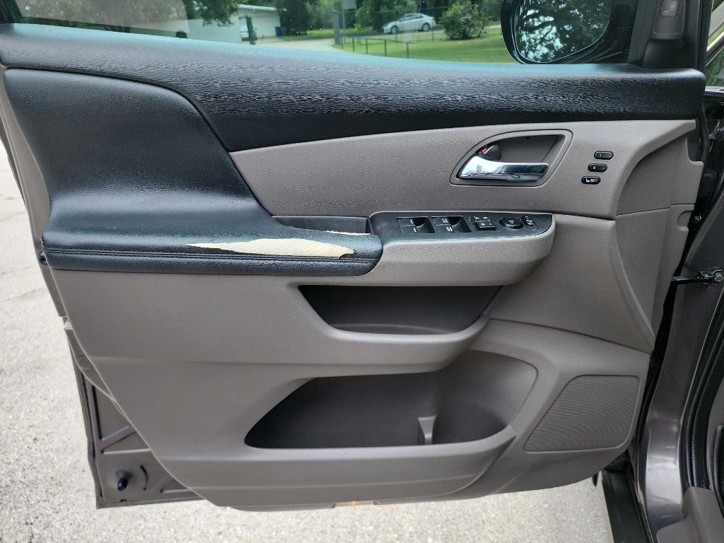 2015 Honda Odyssey Image 14