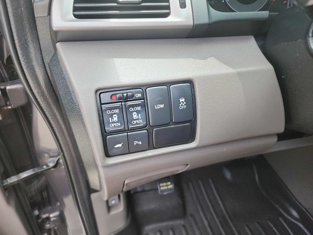 2015 Honda Odyssey Image 15