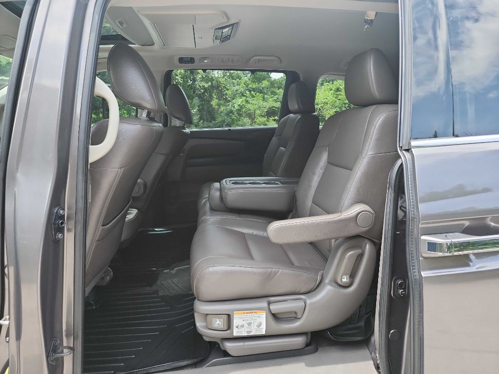 2015 Honda Odyssey Image 30