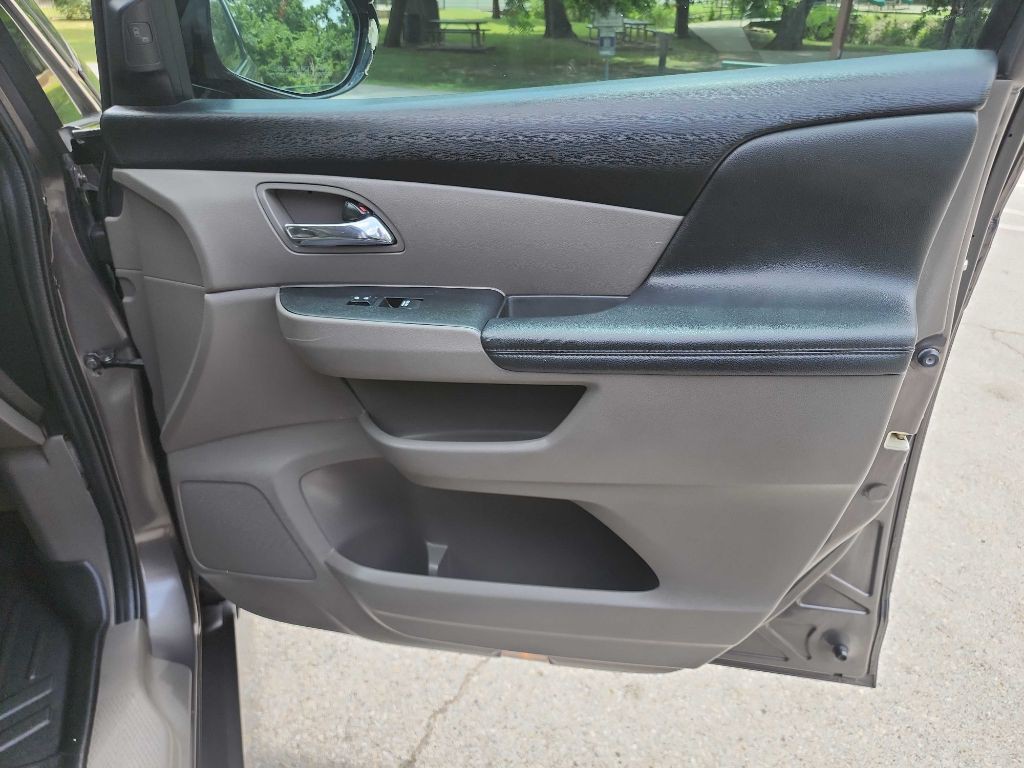 2015 Honda Odyssey Image 36