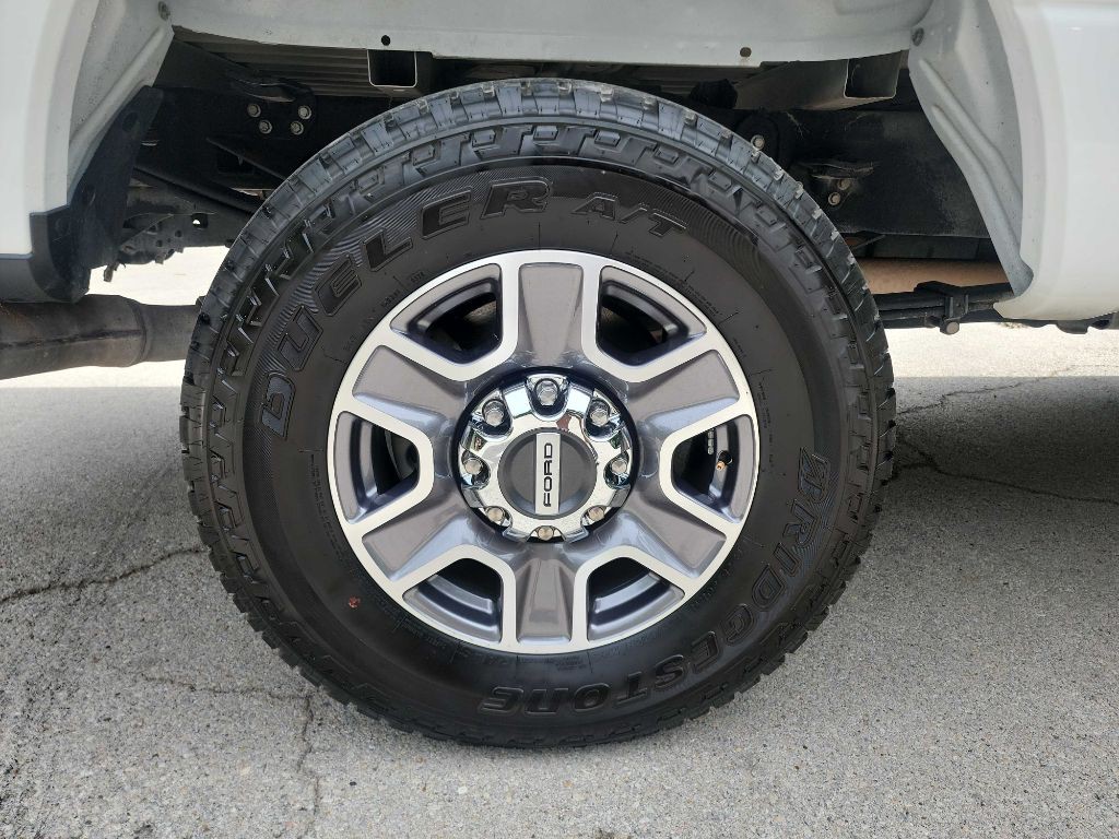 2022 Ford F-250 Image 13