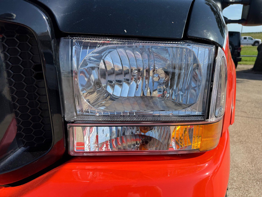 2004 Ford F-250 Image 11