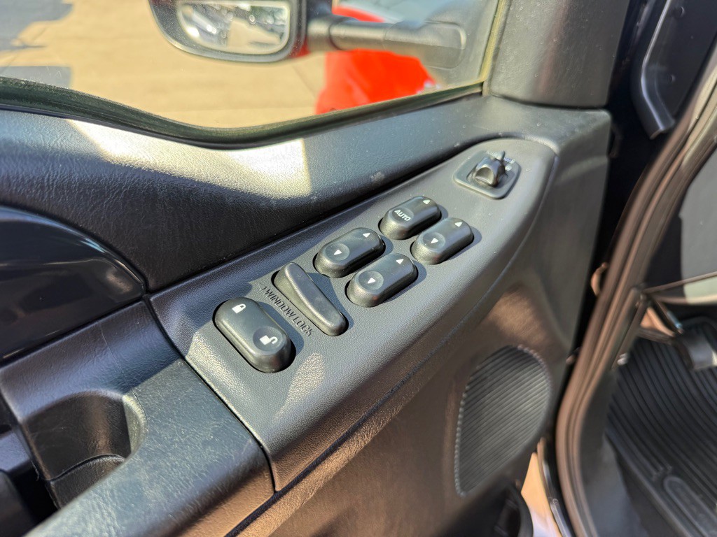 2004 Ford F-250 Image 21