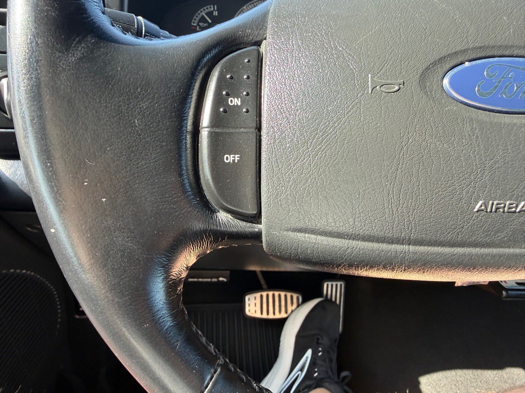 2004 Ford F-250 Image 28