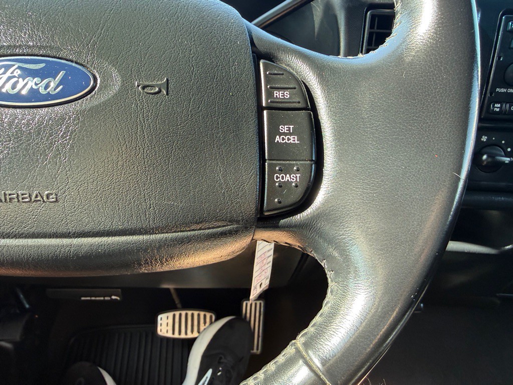 2004 Ford F-250 Image 29