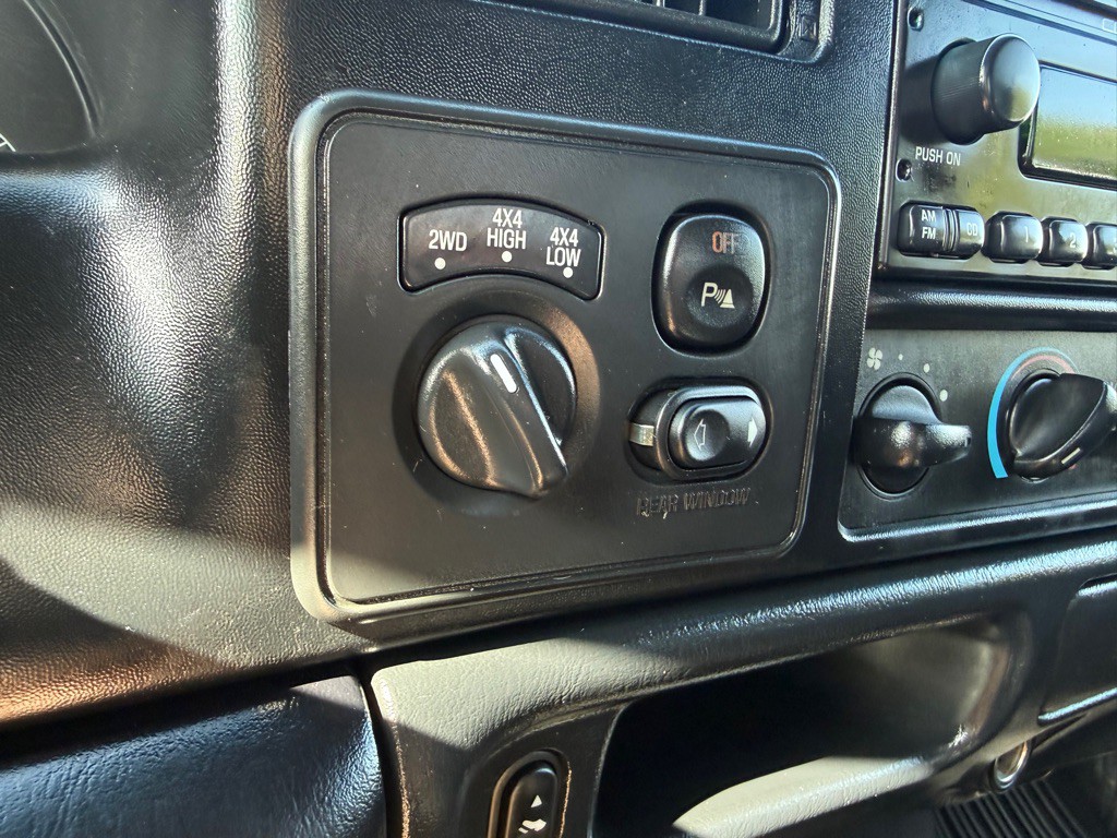 2004 Ford F-250 Image 30