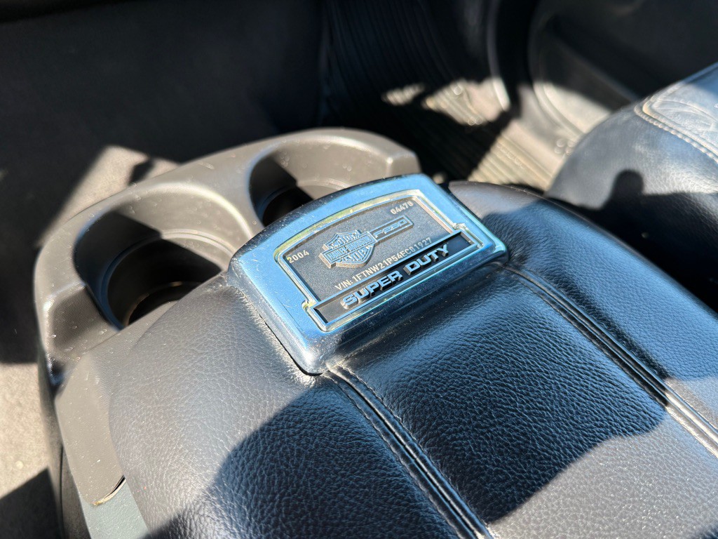 2004 Ford F-250 Image 33
