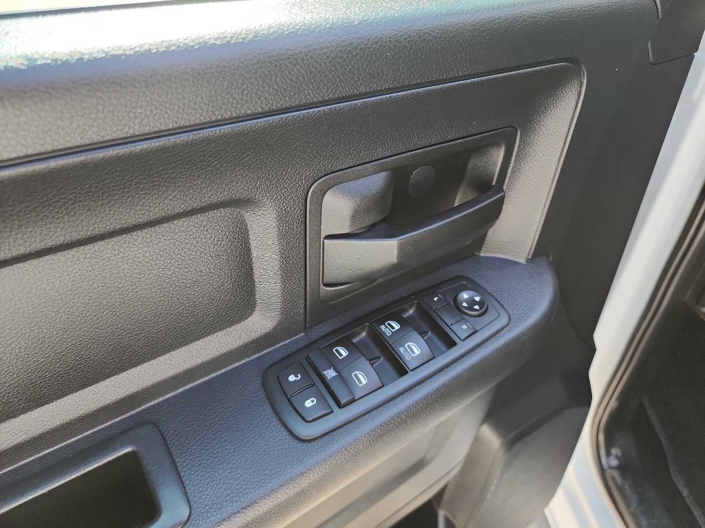 2015 RAM 1500 Image 16