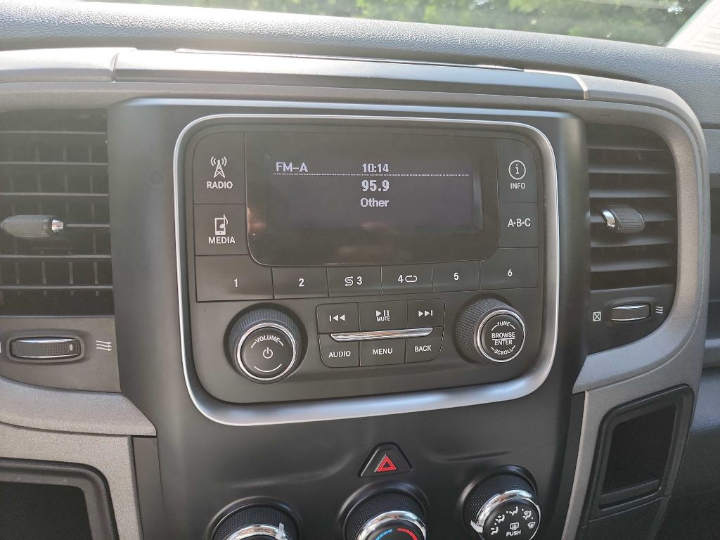 2015 RAM 1500 Image 23
