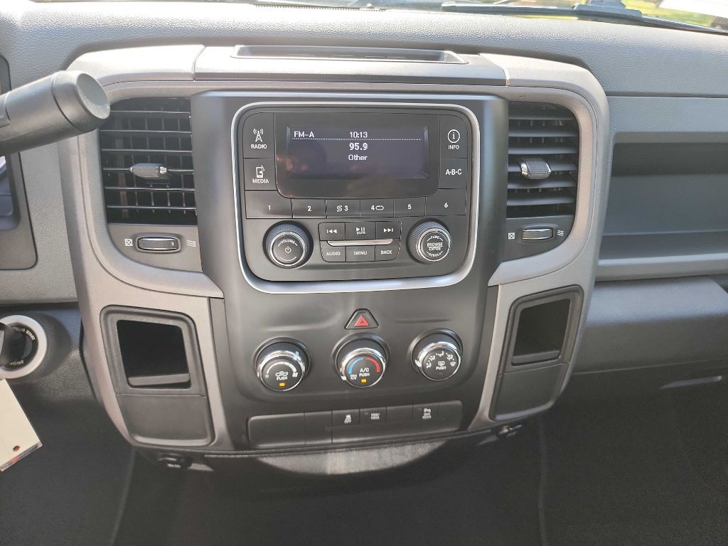 2015 RAM 1500 Image 24