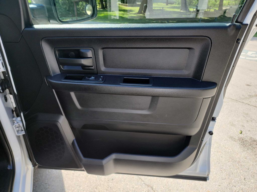 2015 RAM 1500 Image 31