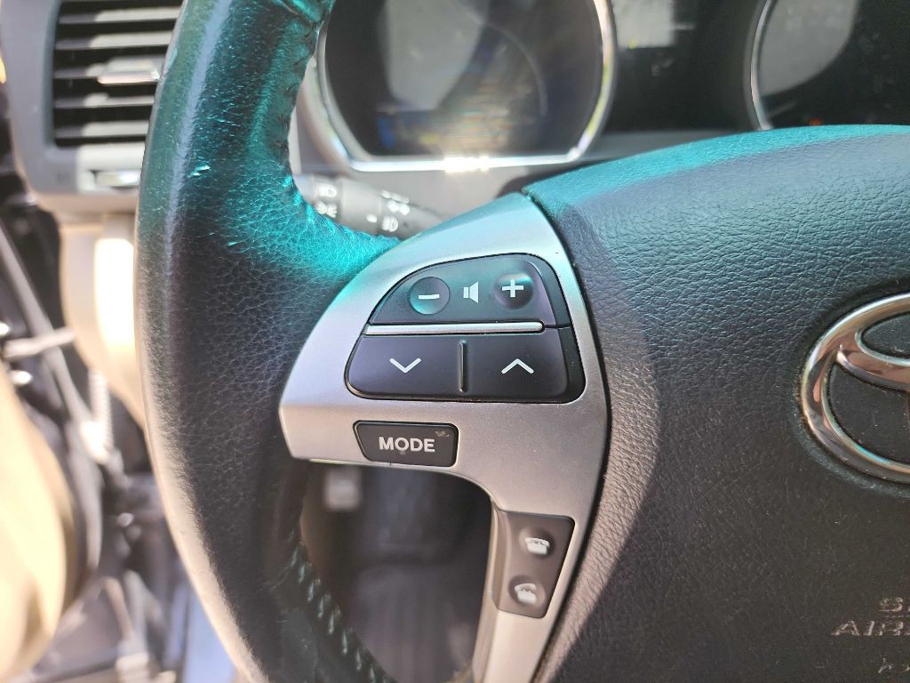 2013 Toyota Highlander Image 18