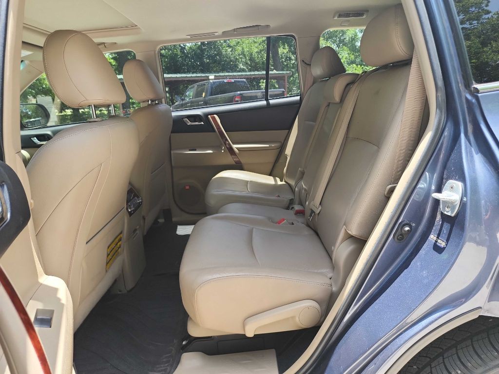 2013 Toyota Highlander Image 24