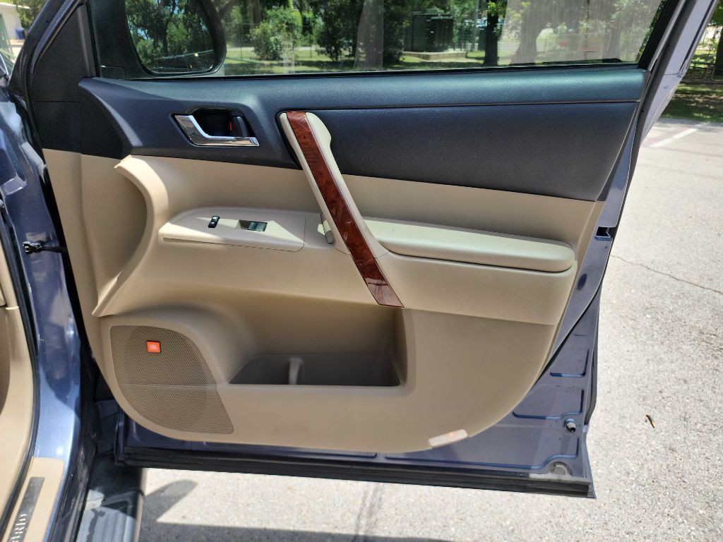 2013 Toyota Highlander Image 32