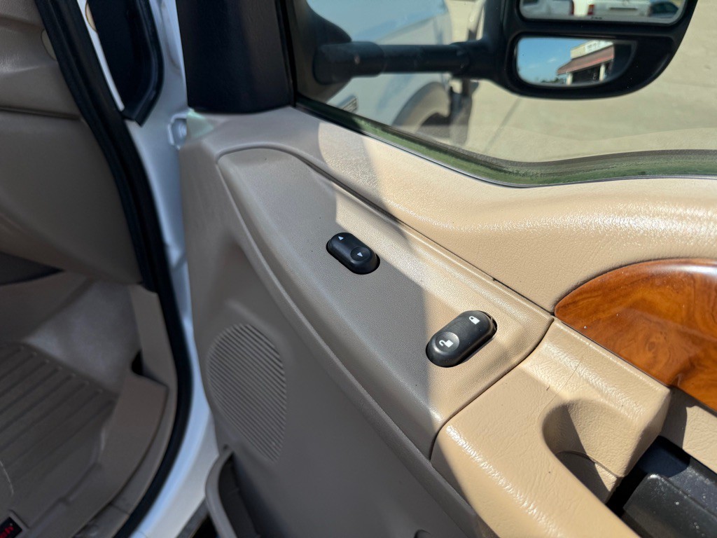 2003 Ford F-350 Image 26