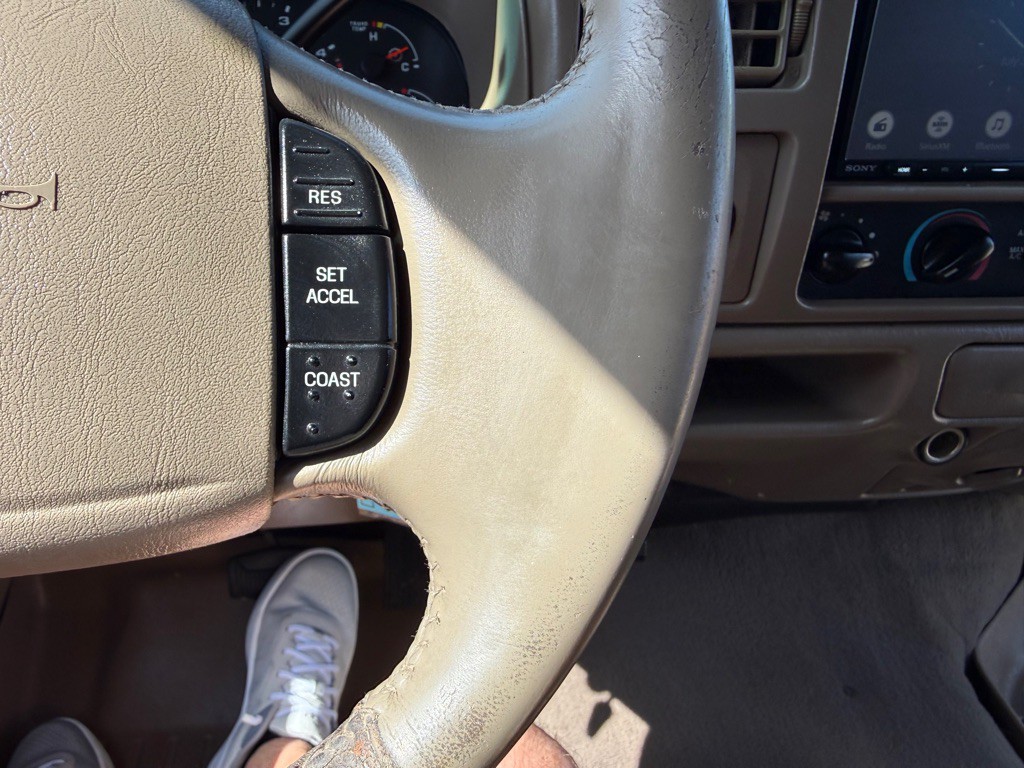 2003 Ford F-350 Image 29