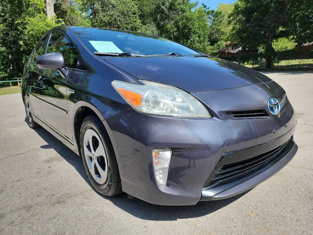 2013 Toyota Prius Image 1