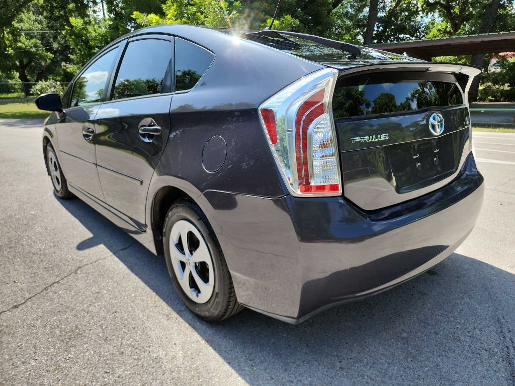 2013 Toyota Prius Image 5