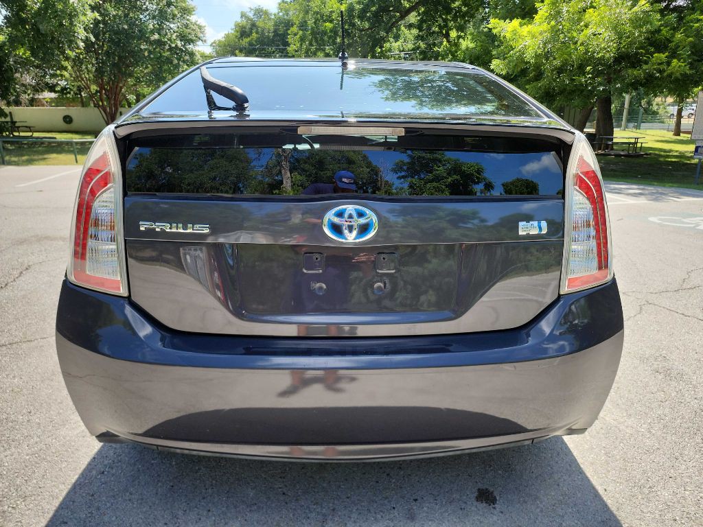 2013 Toyota Prius Image 7