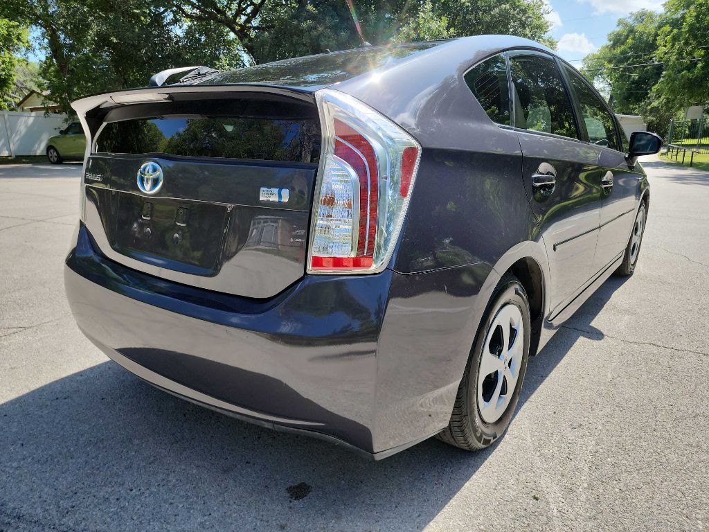2013 Toyota Prius Image 8