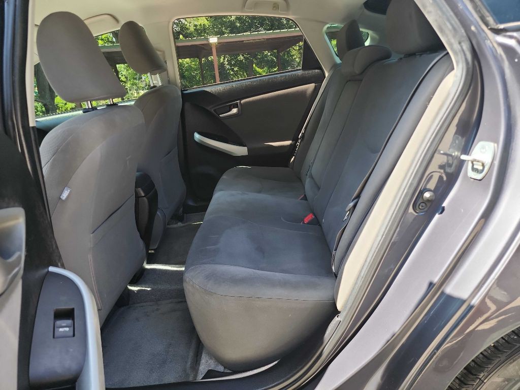 2013 Toyota Prius Image 21