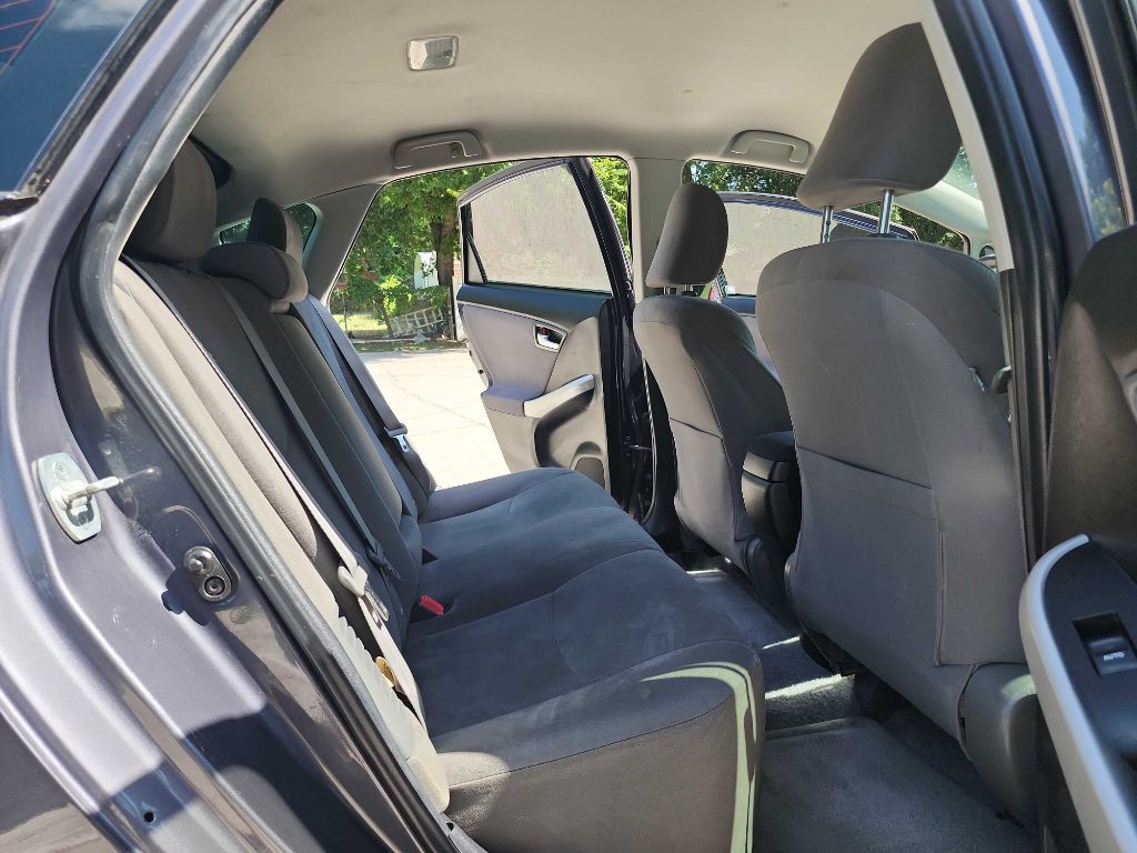 2013 Toyota Prius Image 25