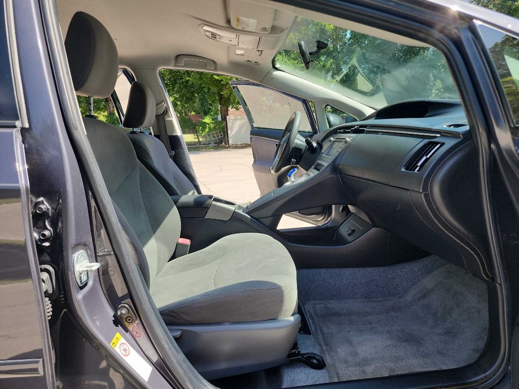 2013 Toyota Prius Image 26