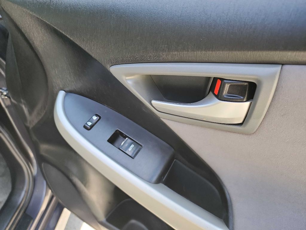 2013 Toyota Prius Image 27