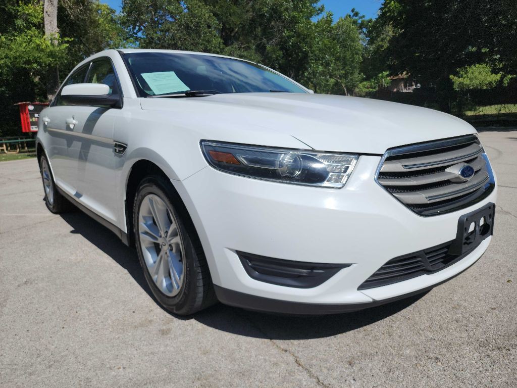 2015 Ford Taurus Image 1