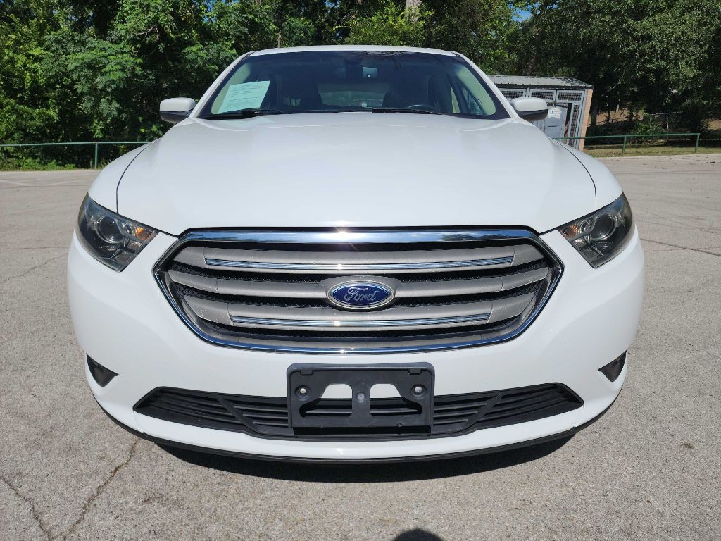 2015 Ford Taurus Image 2