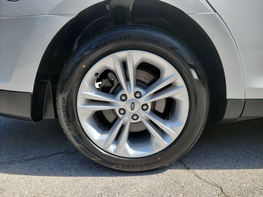 2015 Ford Taurus Image 12