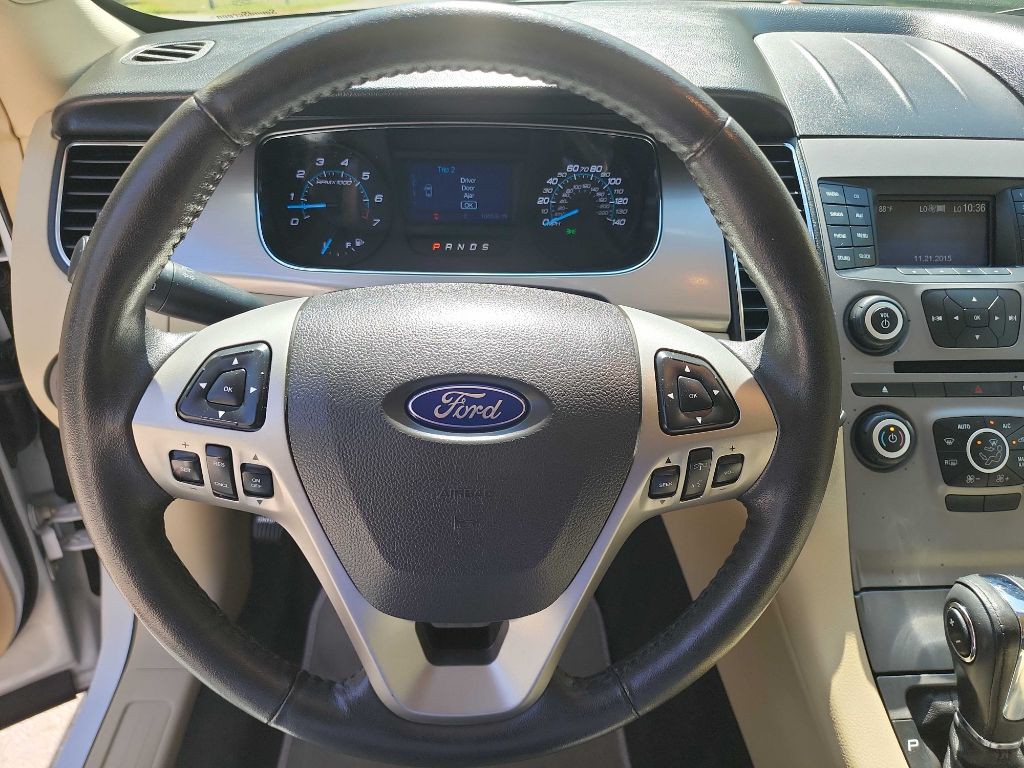 2015 Ford Taurus Image 16