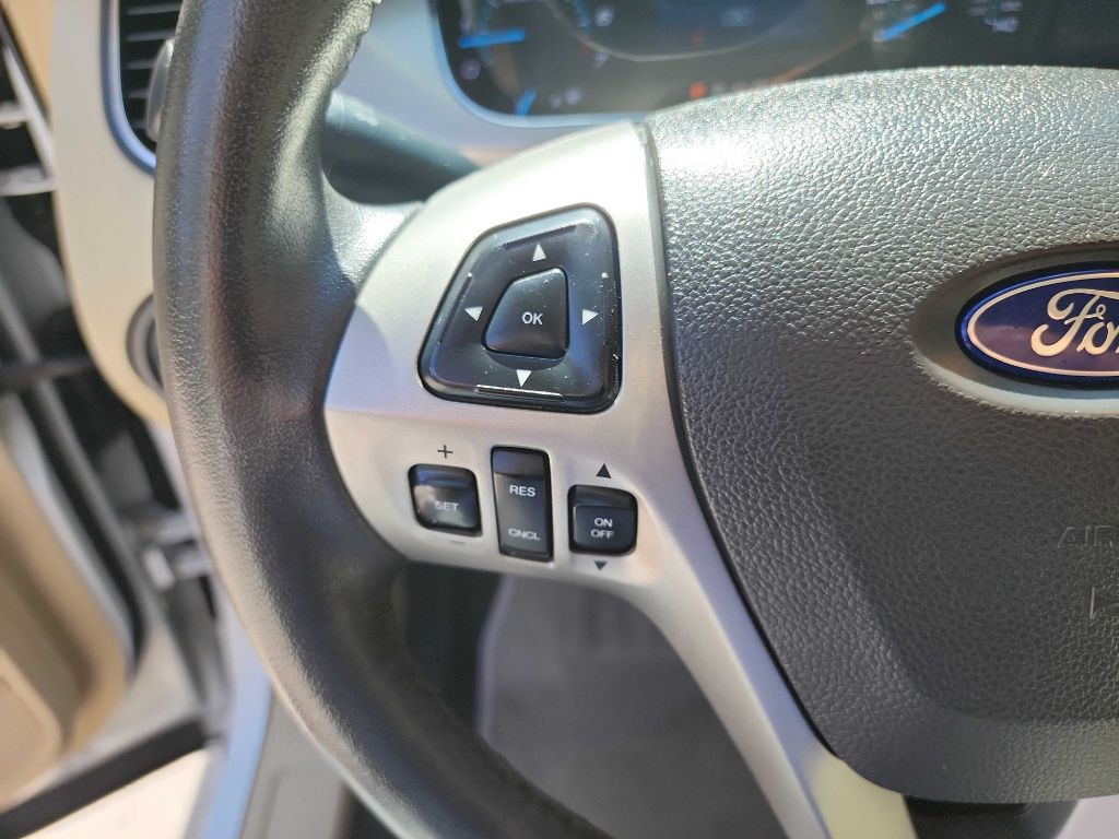 2015 Ford Taurus Image 17