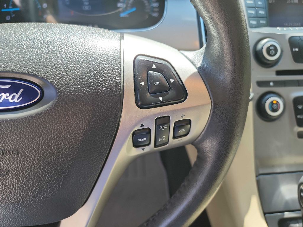 2015 Ford Taurus Image 19