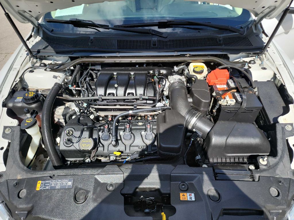 2015 Ford Taurus Image 38