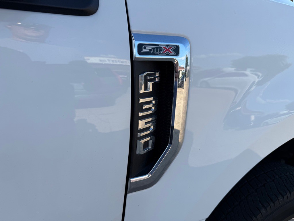 2022 Ford F-350 Image 4