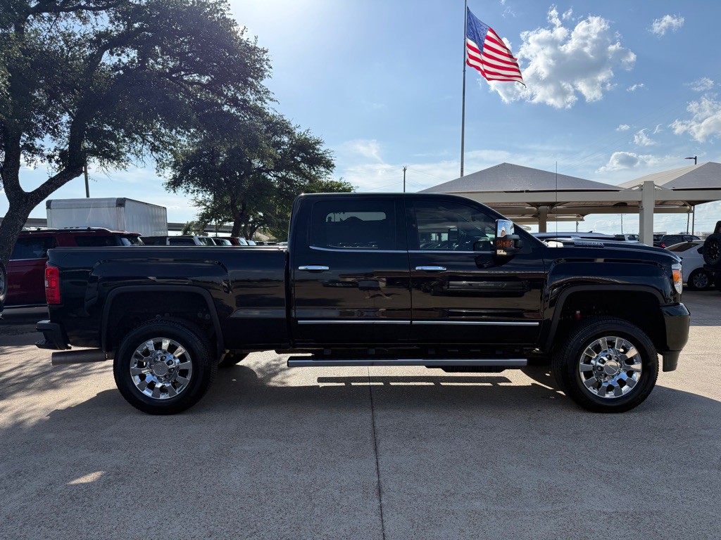 2017 GMC Sierra Image 8