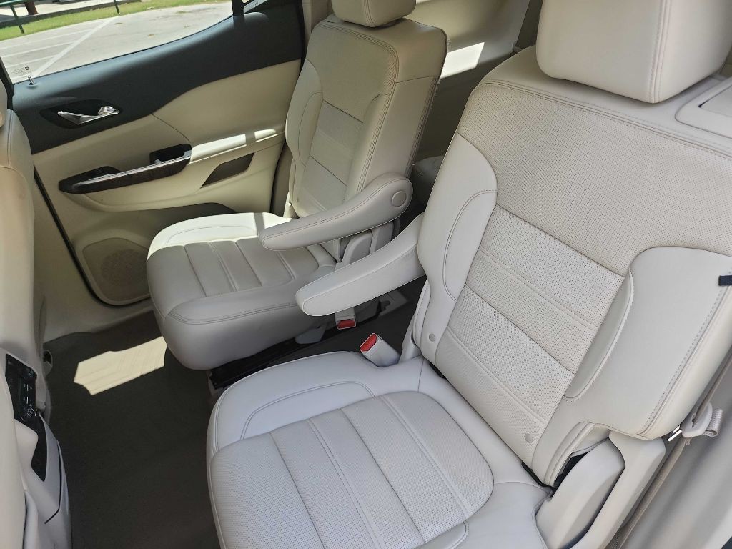 2021 GMC Acadia Image 35