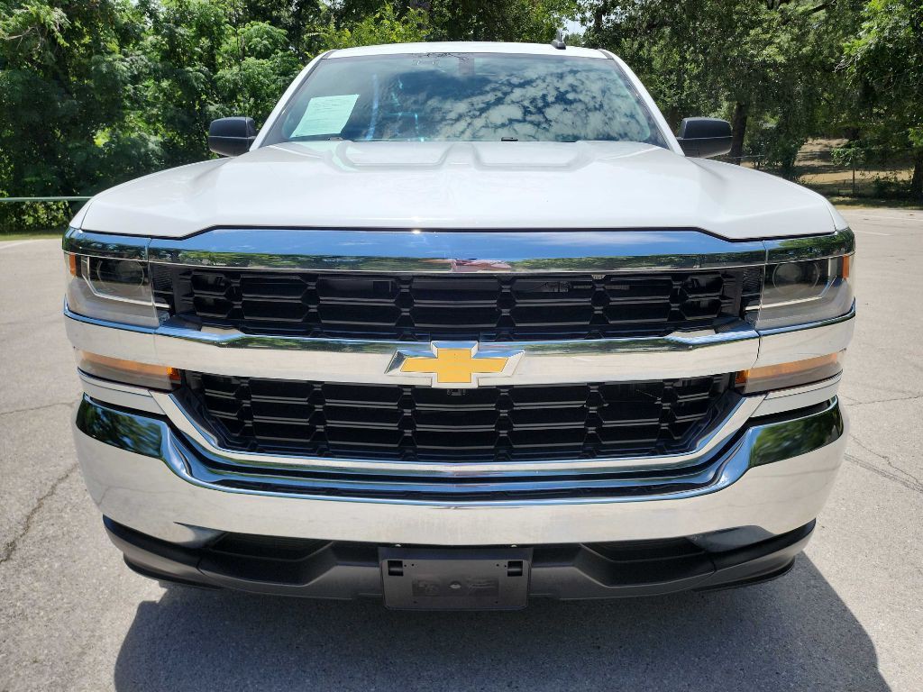 2018 Chevrolet Silverado 1500 Image 2